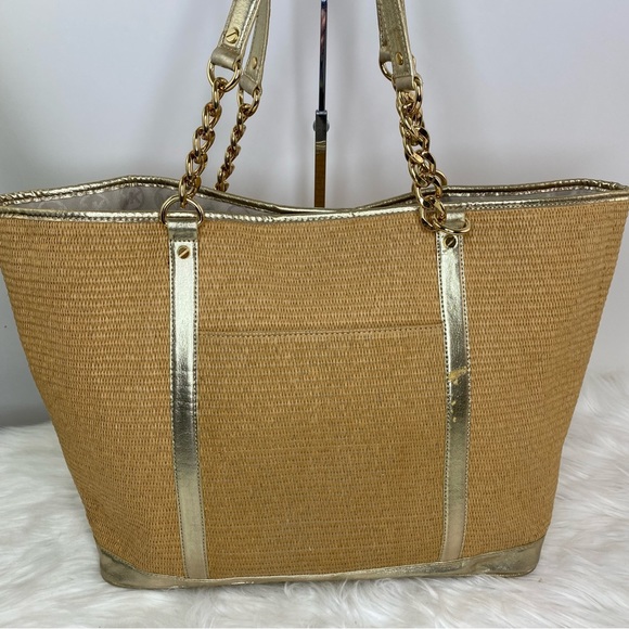 Michael Kors Large Amagansett Straw Tote with Gold Leather details - Picture 3 of 11